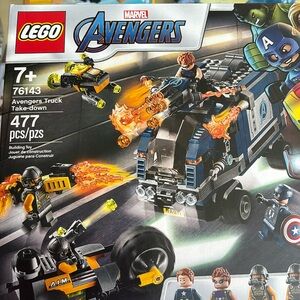 Lego 76143 avengers Truck Take down new in box!